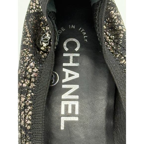 Chanel Black Gold Embossed Lace Pumps *SIZE 36C*Very nice Vintage Condition - Picture 10 of 16